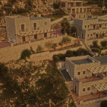 Onar Mani Suites Néon Oítilon 외부 사진