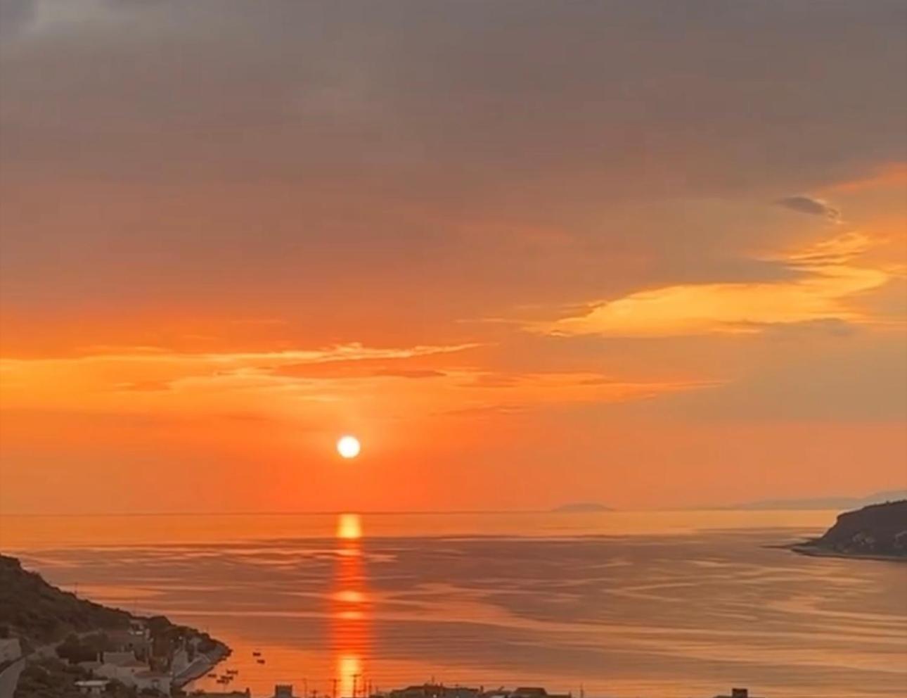 Onar Mani Suites Néon Oítilon 외부 사진