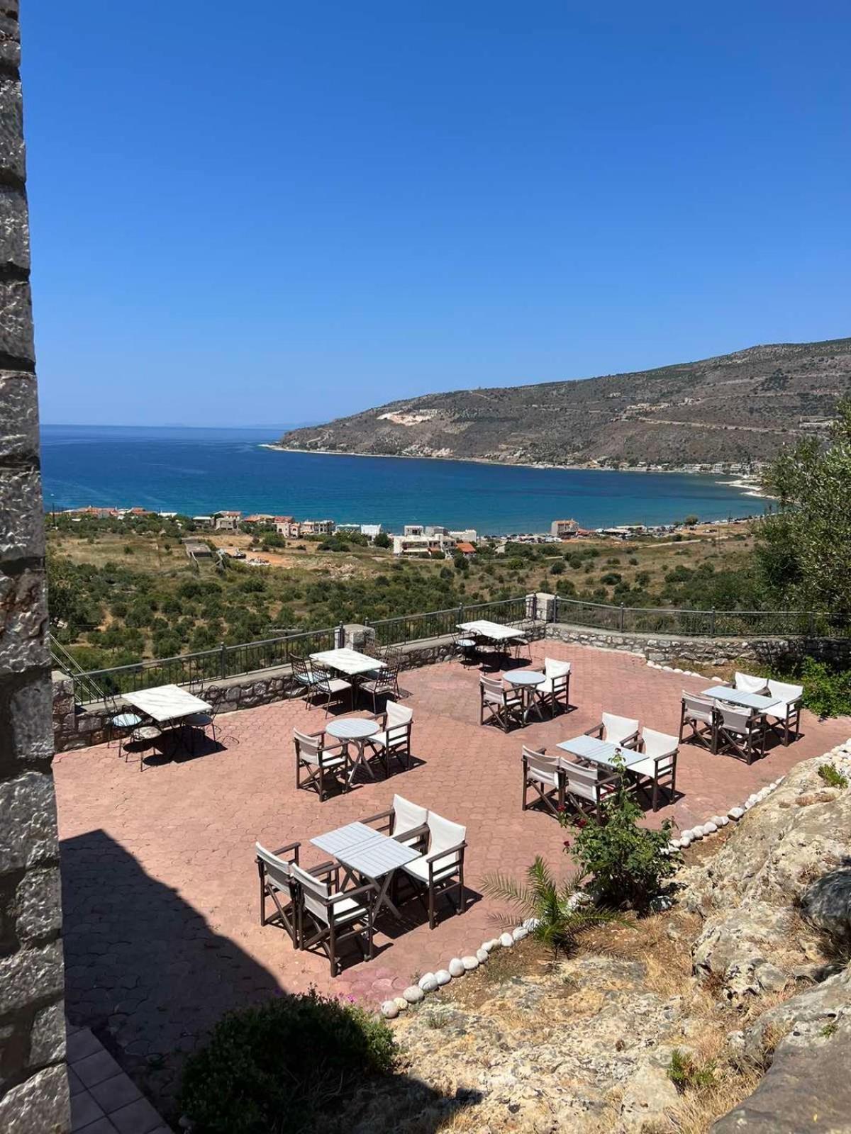 Onar Mani Suites Néon Oítilon 외부 사진