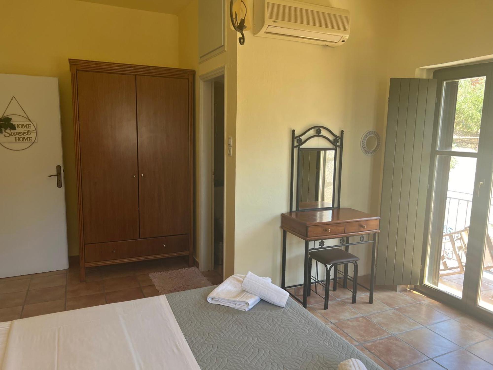 Onar Mani Suites Néon Oítilon 외부 사진