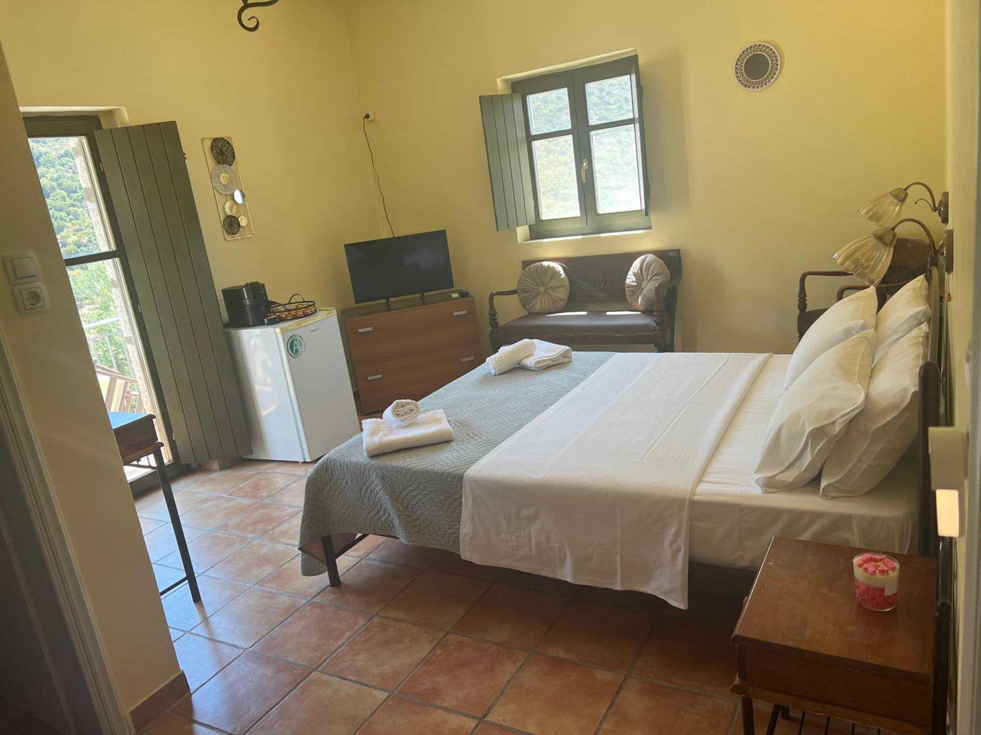 Onar Mani Suites Néon Oítilon 외부 사진