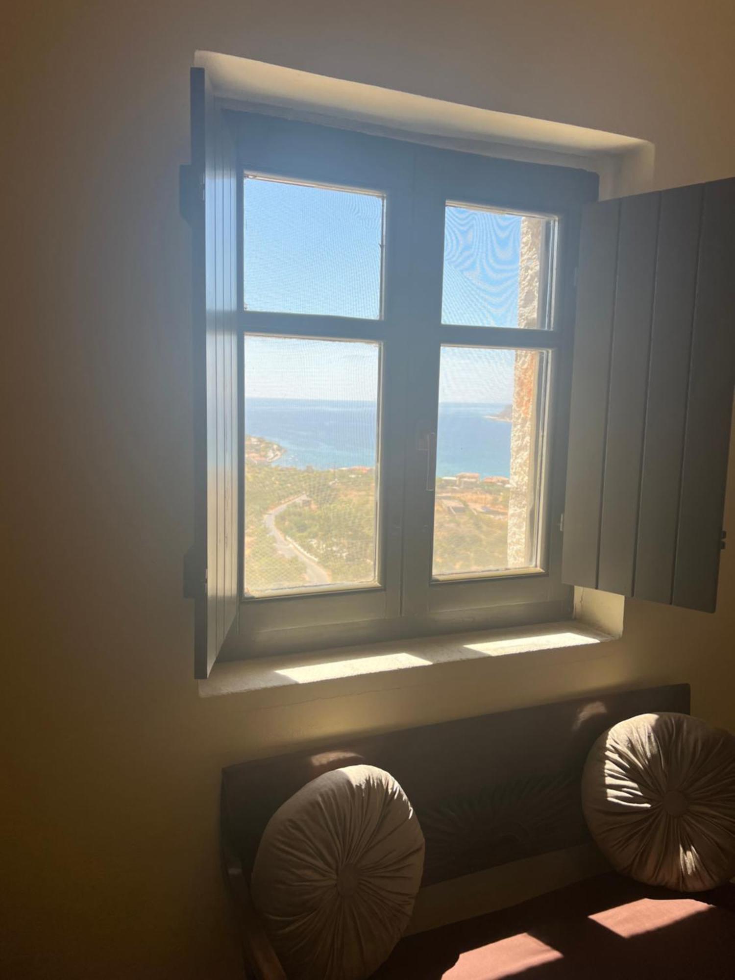 Onar Mani Suites Néon Oítilon 외부 사진