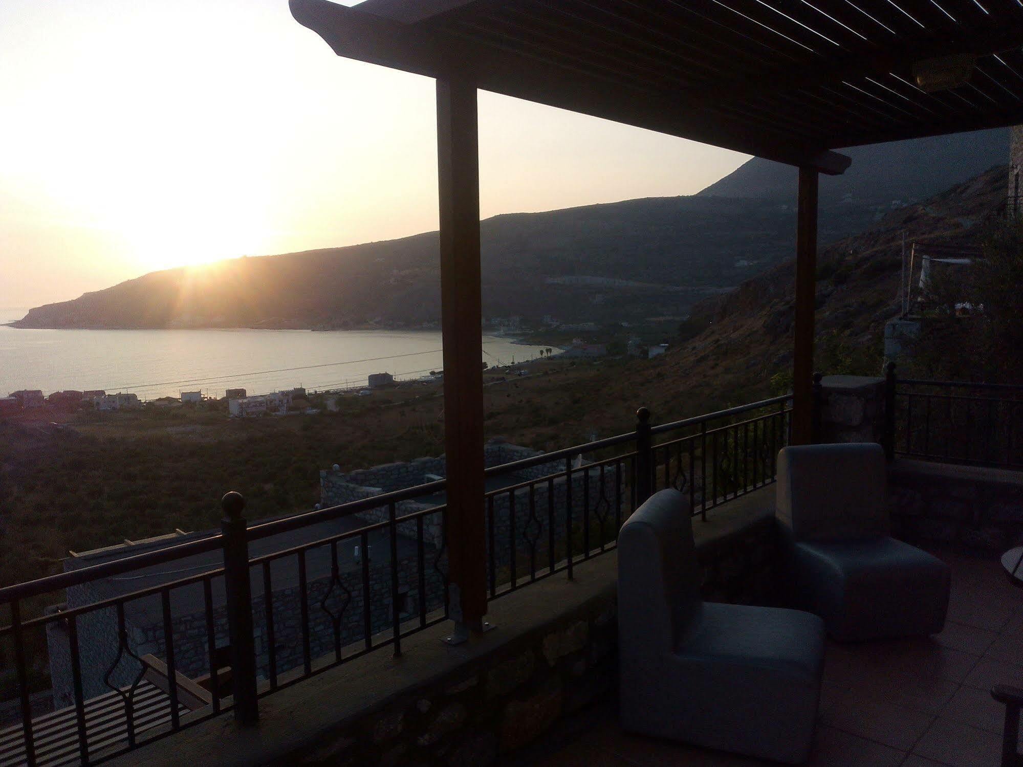 Onar Mani Suites Néon Oítilon 외부 사진