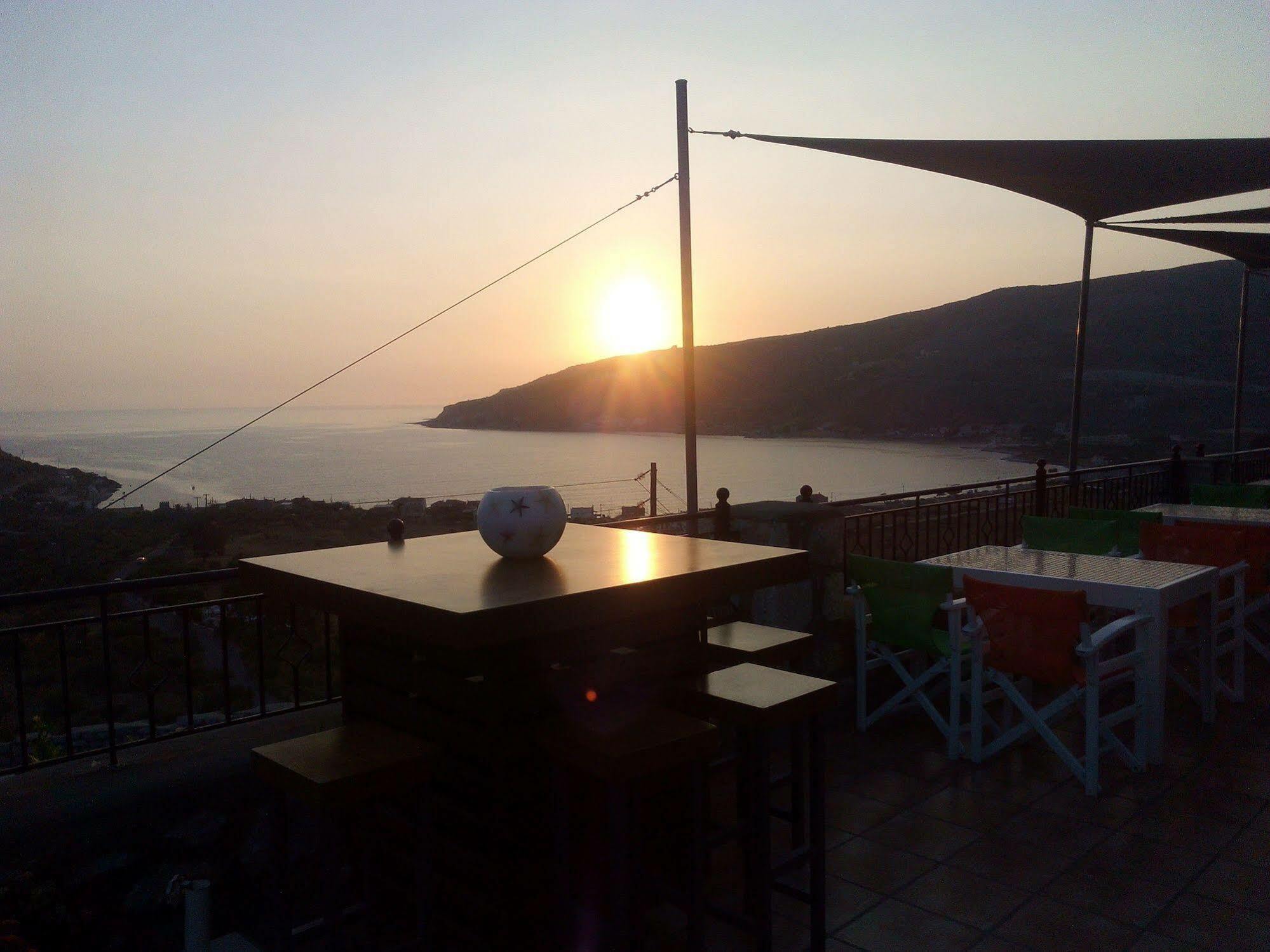 Onar Mani Suites Néon Oítilon 외부 사진