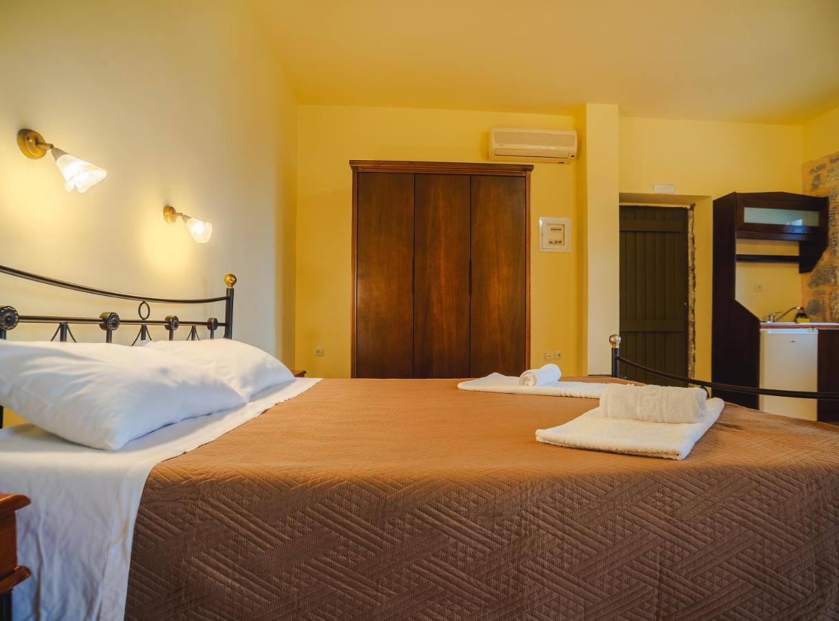 Onar Mani Suites Néon Oítilon 외부 사진